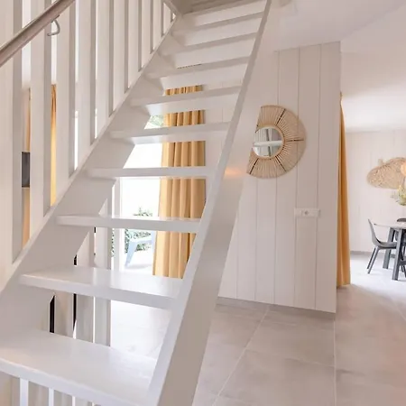 Modern Vacation In Holiday home *