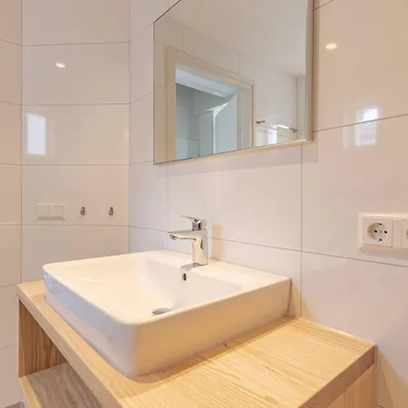 Modern Vacation In 卡兰茨奥赫