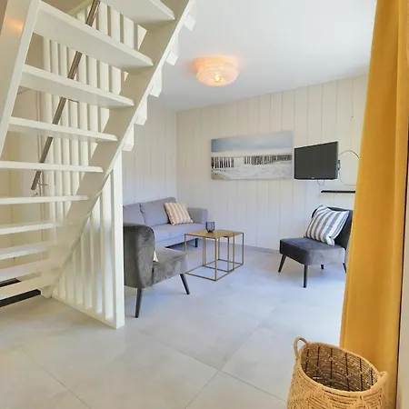 Dom wakacyjny Modern Vacation In *